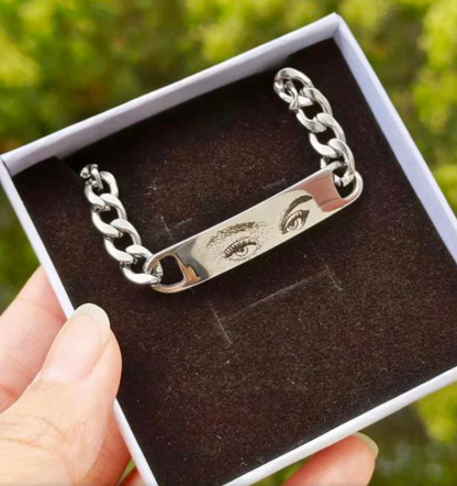 Love in sight bracelet